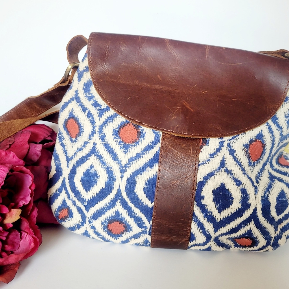 Joyn Crossbody Blue Ethnic ikat print leather crossbody bag - Picture 2 of 7
